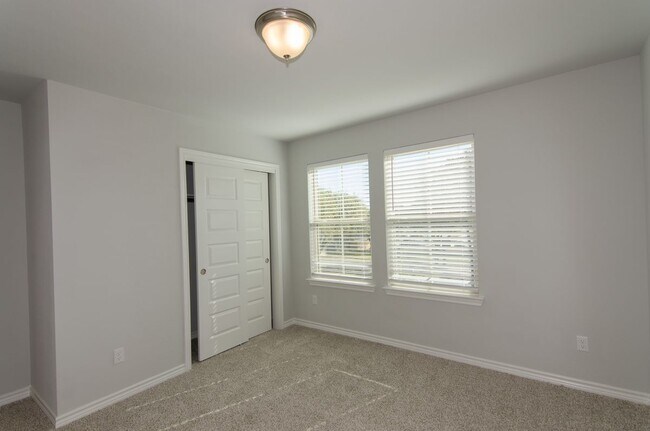 Building Photo - 2136 Pecan Island Dr