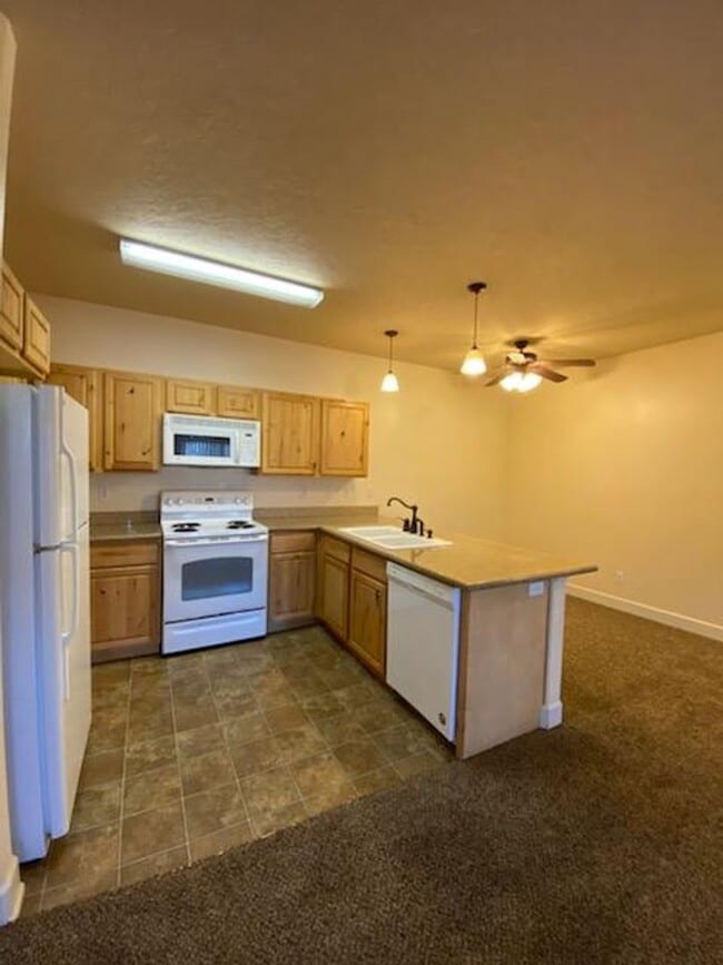 Building Photo - PHEASANT RUN CONDO (PR#24)
