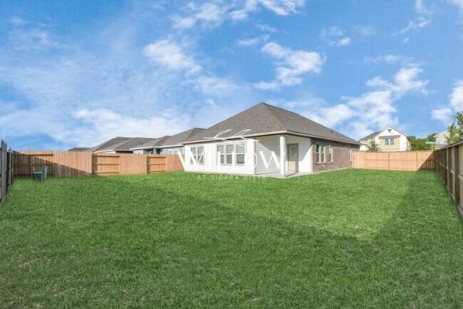 Building Photo - Spacious 4-Bedroom Home in a GREAT Community!