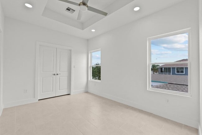 Building Photo - 512 2nd St