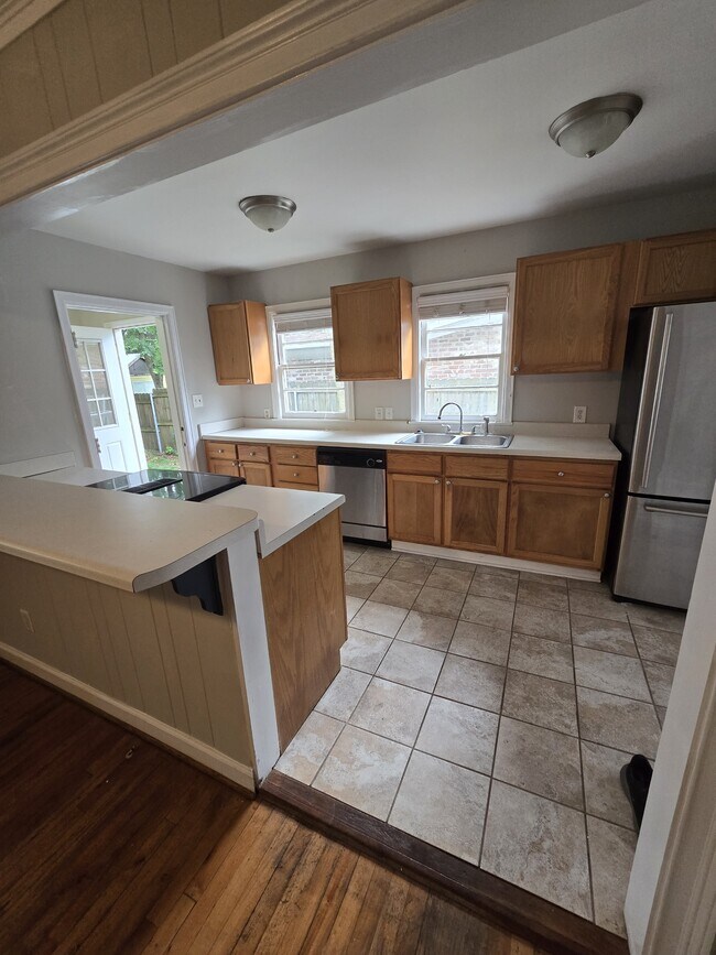 Building Photo - 329 E 63rd St