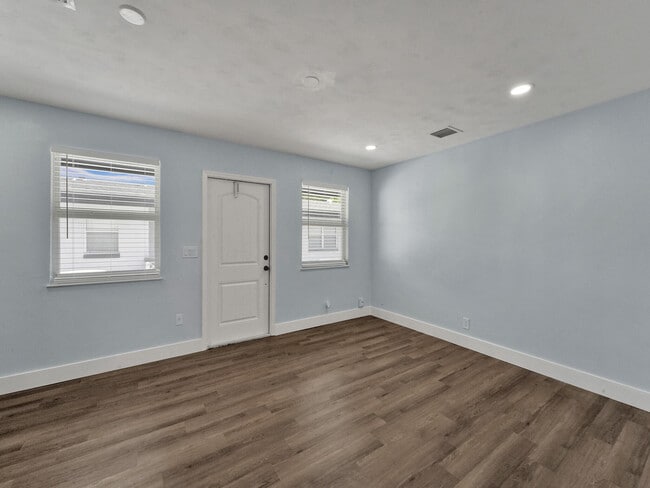Building Photo - 338 Walton Blvd