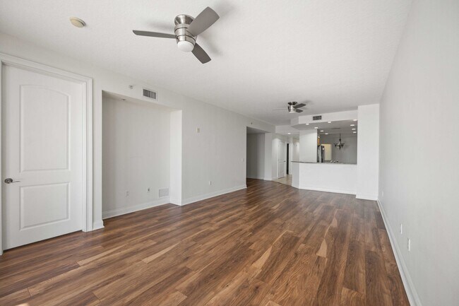 Building Photo - 606 Riviera Dunes Way