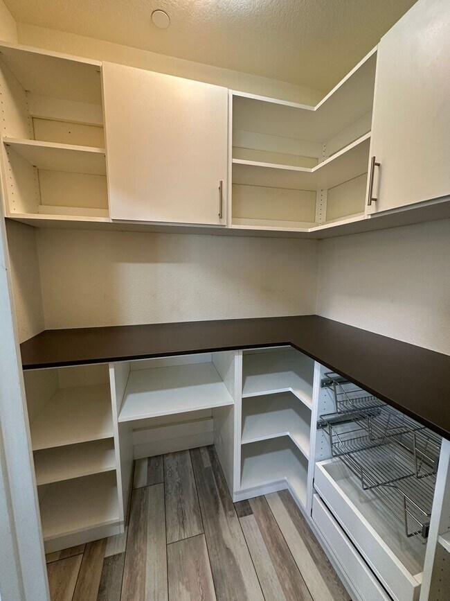 Building Photo - 7758 Meng Ct