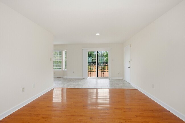 Building Photo - 7705 Seans Terrace