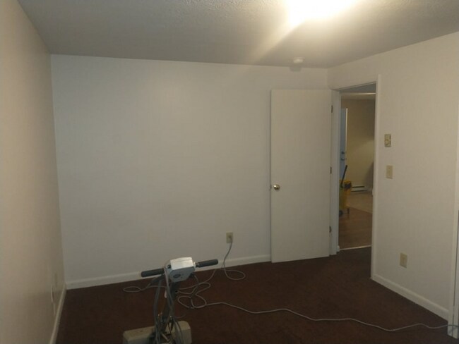 Building Photo - 384 Washington St