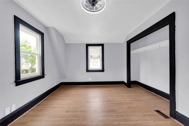 Building Photo - 3186 E 137th St