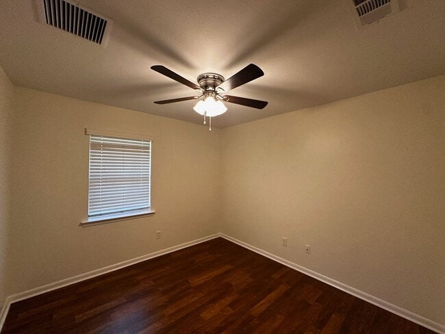 Building Photo - 1221 Winifred Dr
