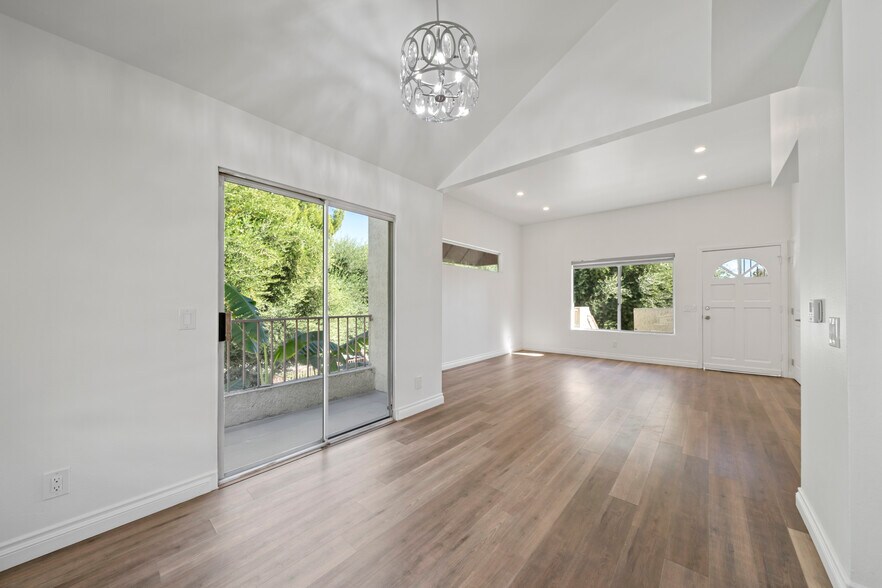 Building Photo - 12411 Osborne St