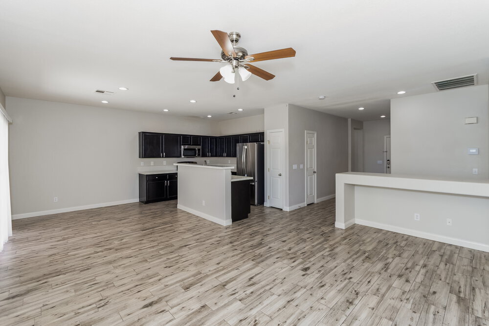 Building Photo - 5402 Royal Yacht Way