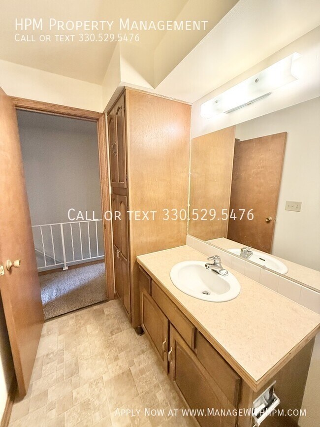 Building Photo - 2379 Ashdale St NW