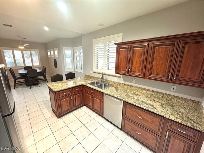 Building Photo - 2008 Bellview St