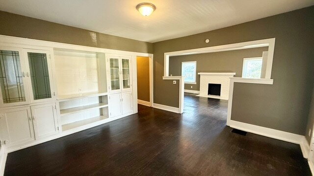 Building Photo - SOUTH BROAD RIPPLE 3BEDROOM  HALF DUPLEX AVAILABLE NOW!