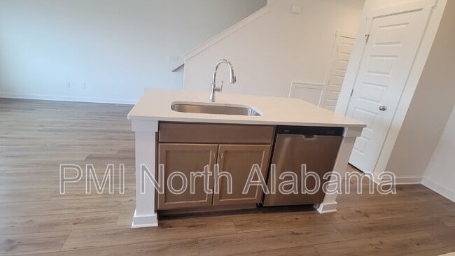 Building Photo - 7578 Discovery Pt Dr NW