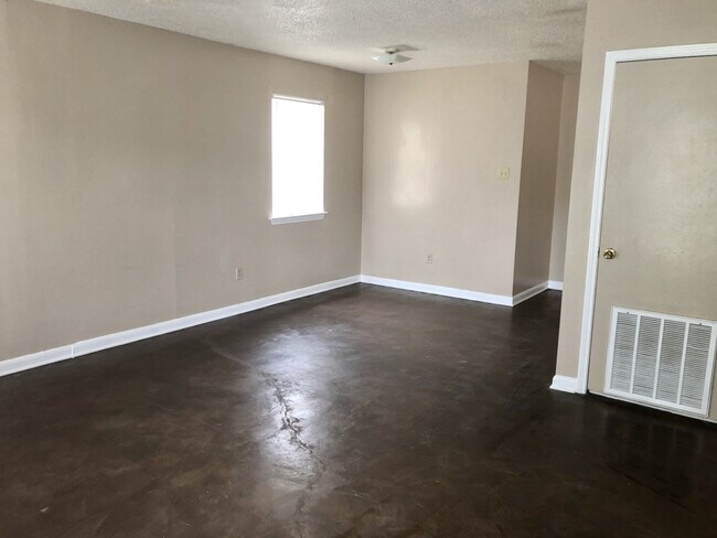 Building Photo - Fairfax