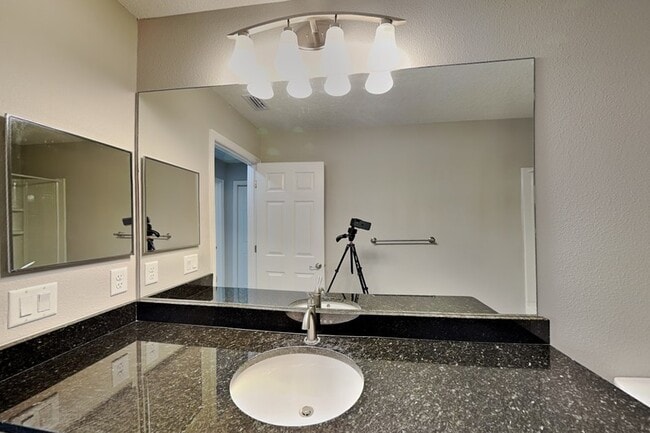 Building Photo - 7961 N Primrose Dr