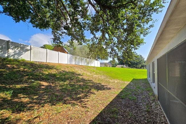 Building Photo - 10417 Lake Hasson Cir