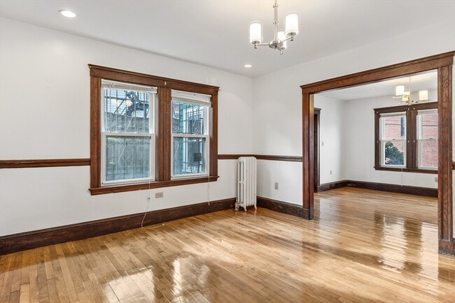 Building Photo - 28 Sunset St