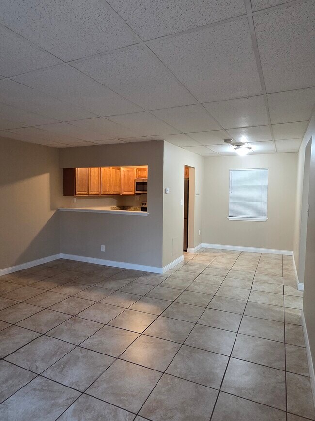 Building Photo - 38280 North Ln