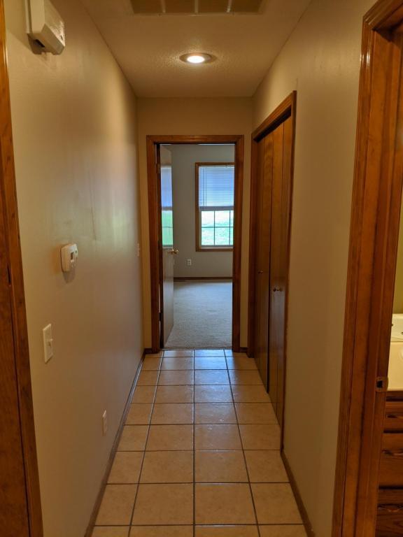 Building Photo - 3316 S Leawood Ave
