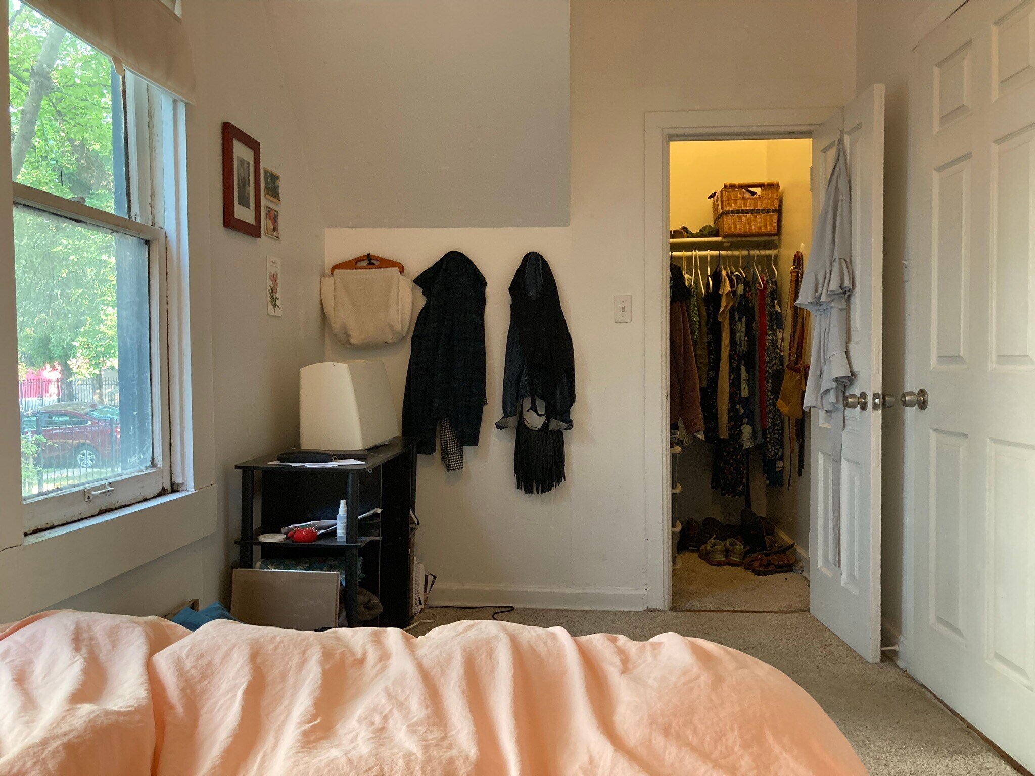 Building Photo - 2909 W Dickens Ave