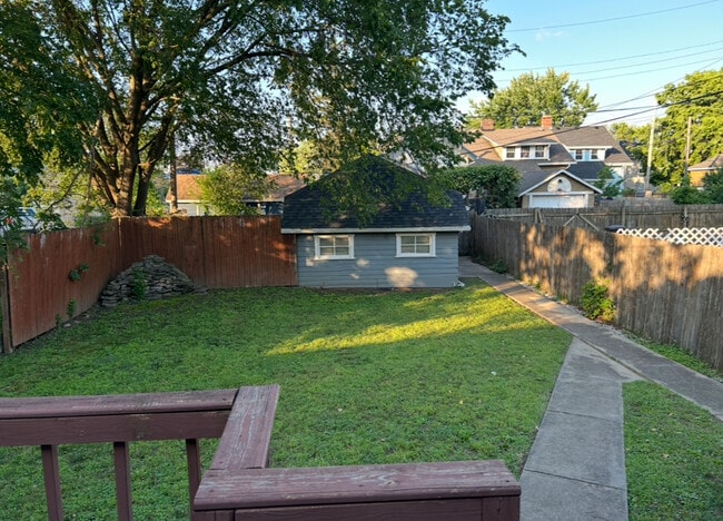 Building Photo - 338 Poplar St