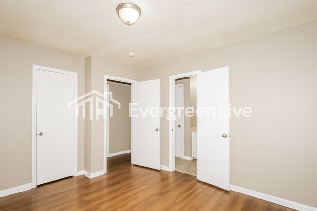 Building Photo - 3316 Sweet Springs Dr