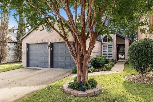 Building Photo - 2956 S Bend Dr