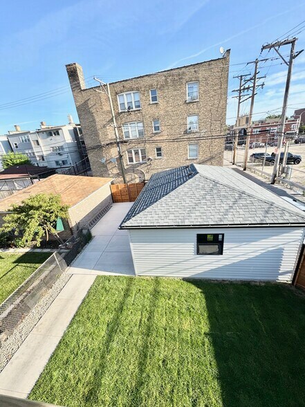 Building Photo - 4816 W Henderson St
