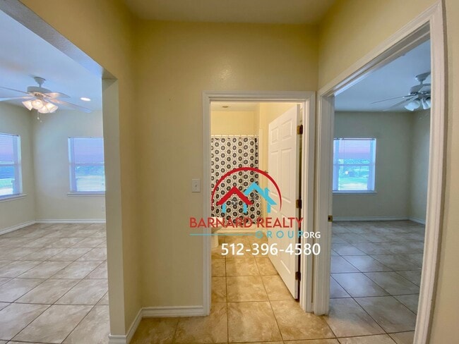 Building Photo - 520 S L B J Dr