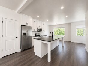 Building Photo - Views - Views - Views!! 4 Bedroom Modern Townhome