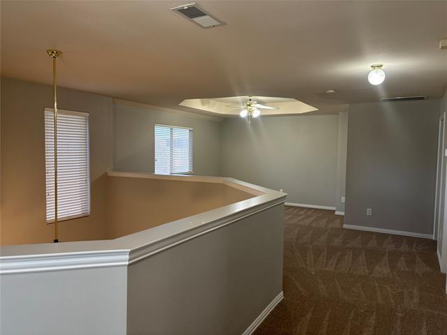 Building Photo - 1332 W Branch Hollow Dr