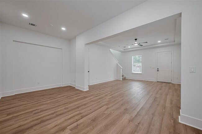 Building Photo - 8420 Compton St