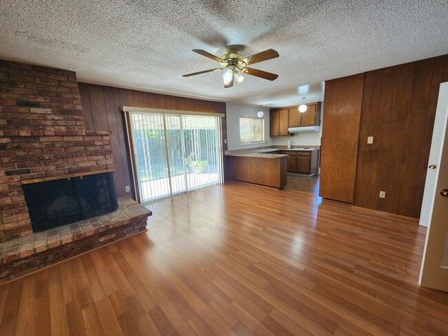 Building Photo - 2912 Notre Dame Dr