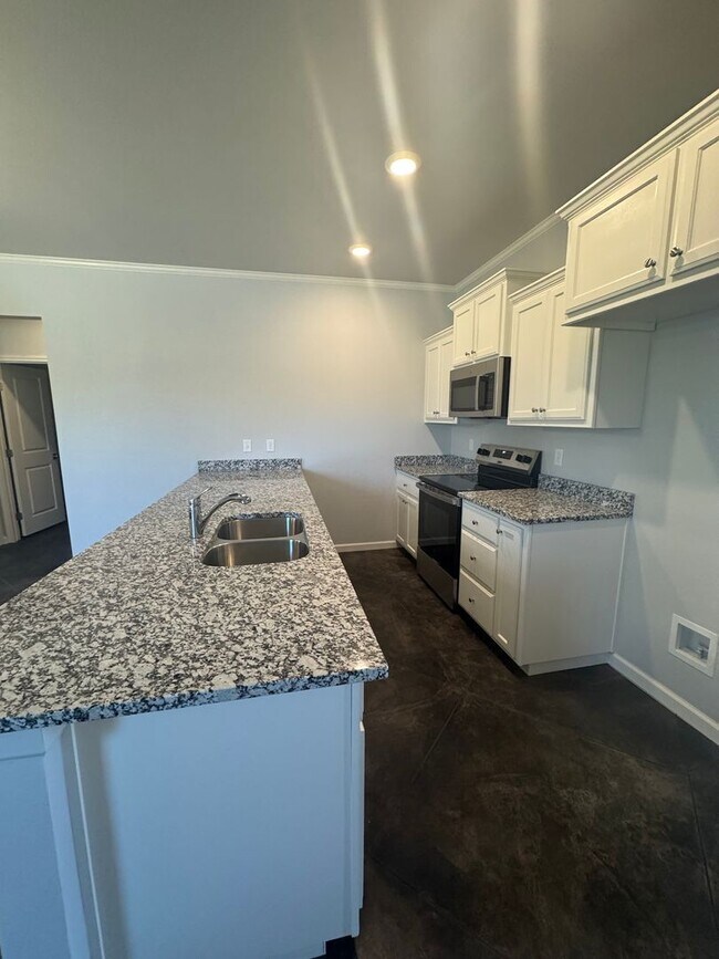 Building Photo - CORNER LOT!!!Glendale area CISD 3/2/2 !!! Be the 1st to live here!!!