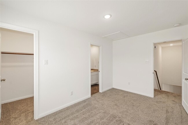 Building Photo - 16722 N Marie Vlg Dr