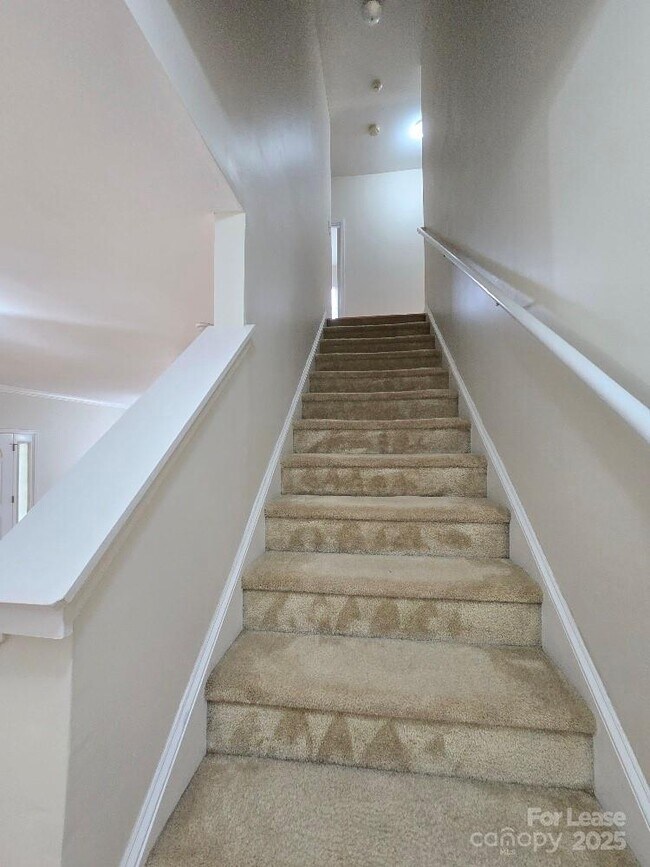 Building Photo - 15224 Coventry Ct Ln