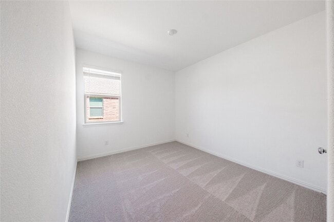 Building Photo - 340 Wentworth Dr