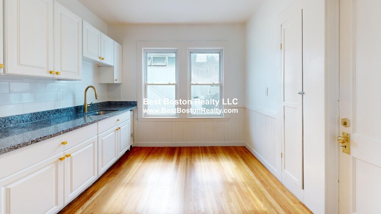 Building Photo - 58 Wilbur St