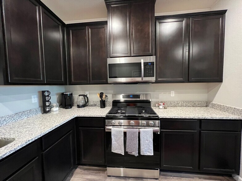 Building Photo - 1801 S Dunkirk St