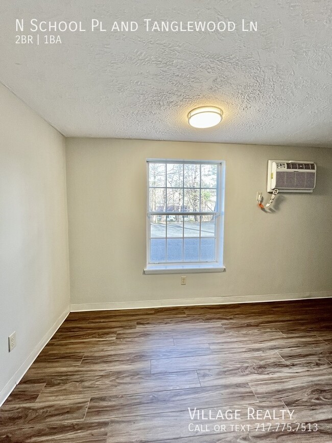 Building Photo - Newly-remodeled 2-bed! Ground Floor - No S...