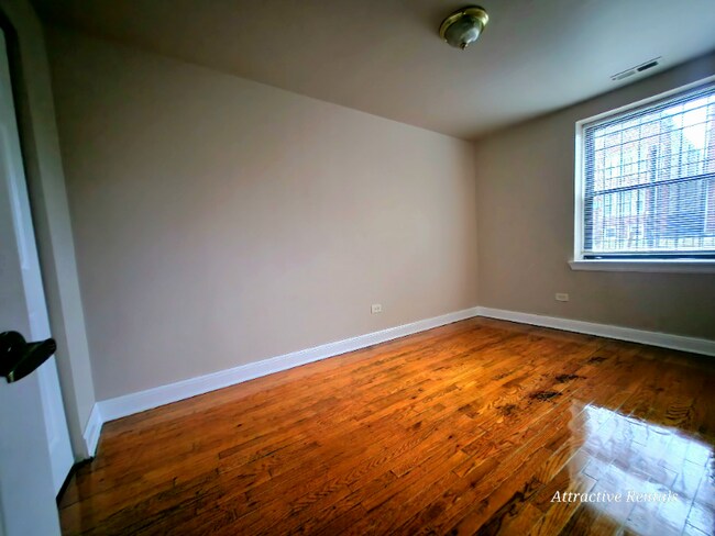 Building Photo - 4850 W Adams St