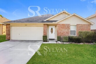 Building Photo - Enjoy living the good life in this 4 bedroom, 2 bathroom home