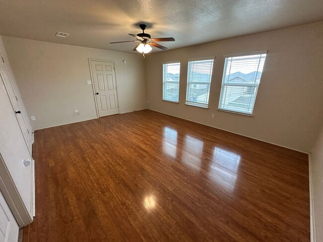 Building Photo - 4Bd/2.5Ba in Killeen, TX!