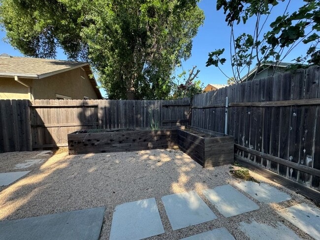 Building Photo - Charming 3-Bedroom, 2-Bath Home in Desirab...