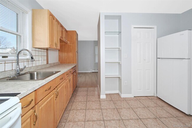 Building Photo - 83 Grant St