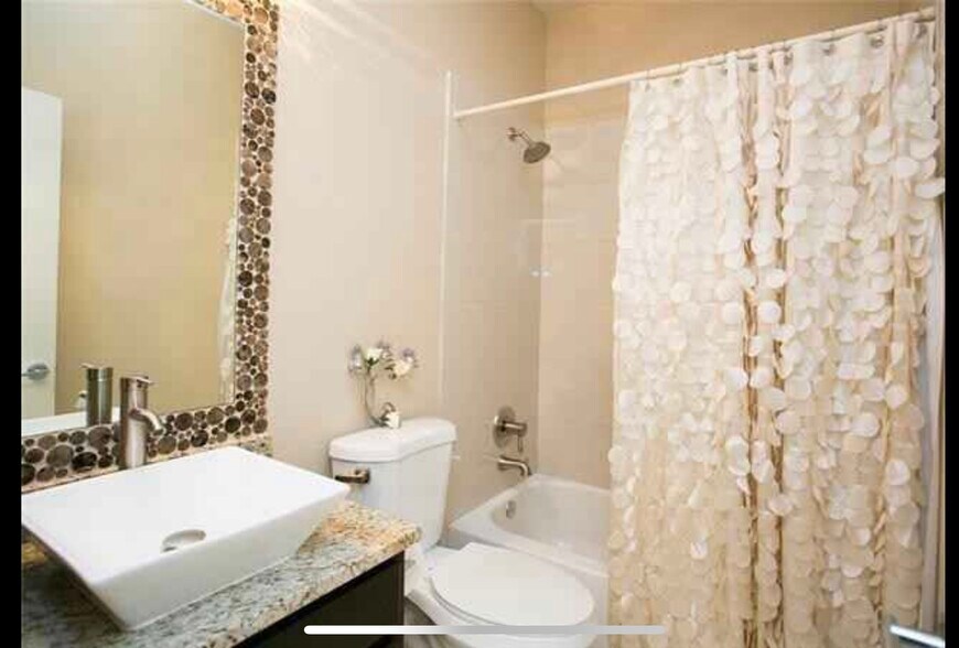 Building Photo - 6737 Firenze Ln