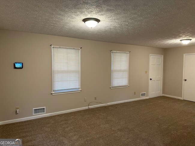Building Photo - 215 Fayetteville Rd