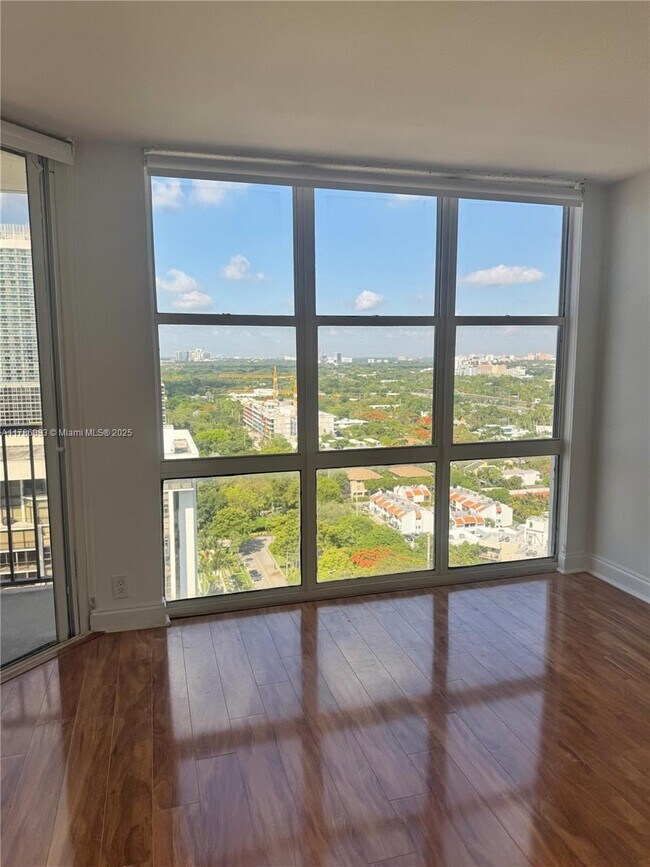 Building Photo - 1901 Brickell Ave