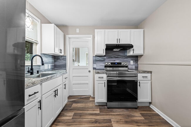 Building Photo - 4705 Jackson St